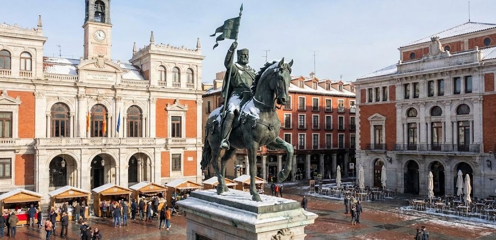 Estatua del Conde Ansúrez en el centro de la Plaza Mayor de Valladolid.