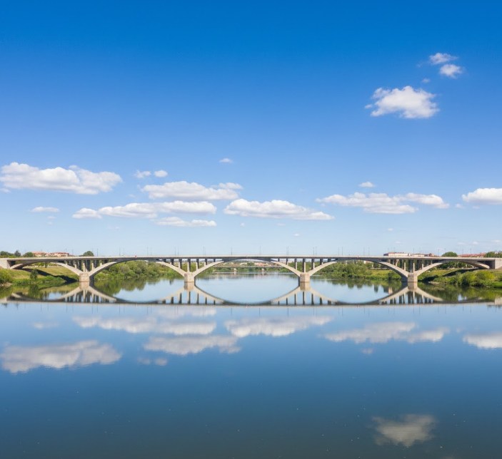 Puente Nuevo de Zamora sobre el río Duero.