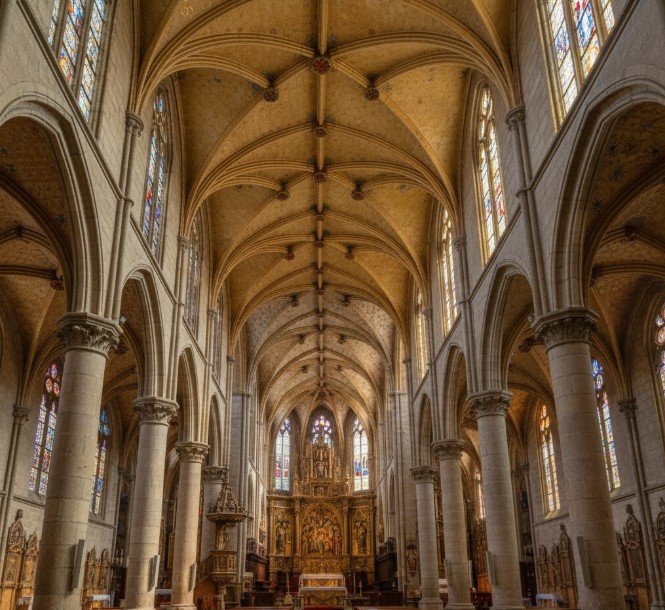 Interior de la Iglesia de Santa María la Real con sus bóvedas góticas
