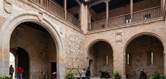 Vista interior del Castillo de La Mota.